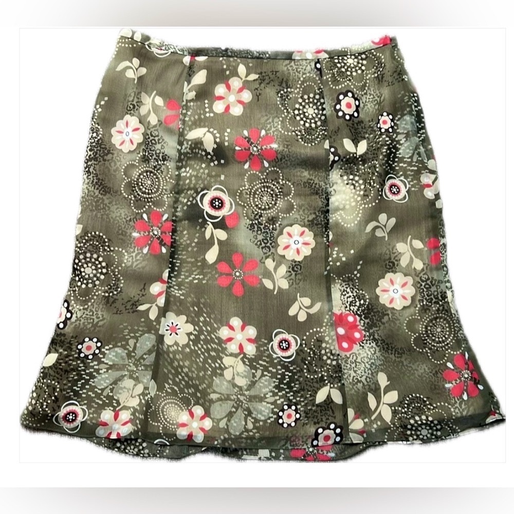 CLEO Petite | Vintage Skirt Floral Set in Pretty Green, Cream & Pink - Picture 8 of 11